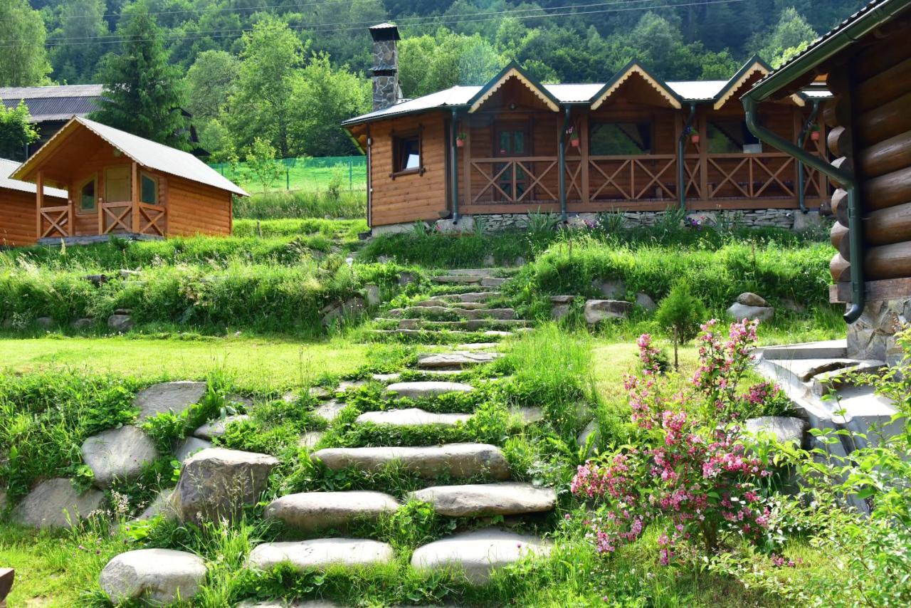 Camp Bilyi Slon * Dsembronja