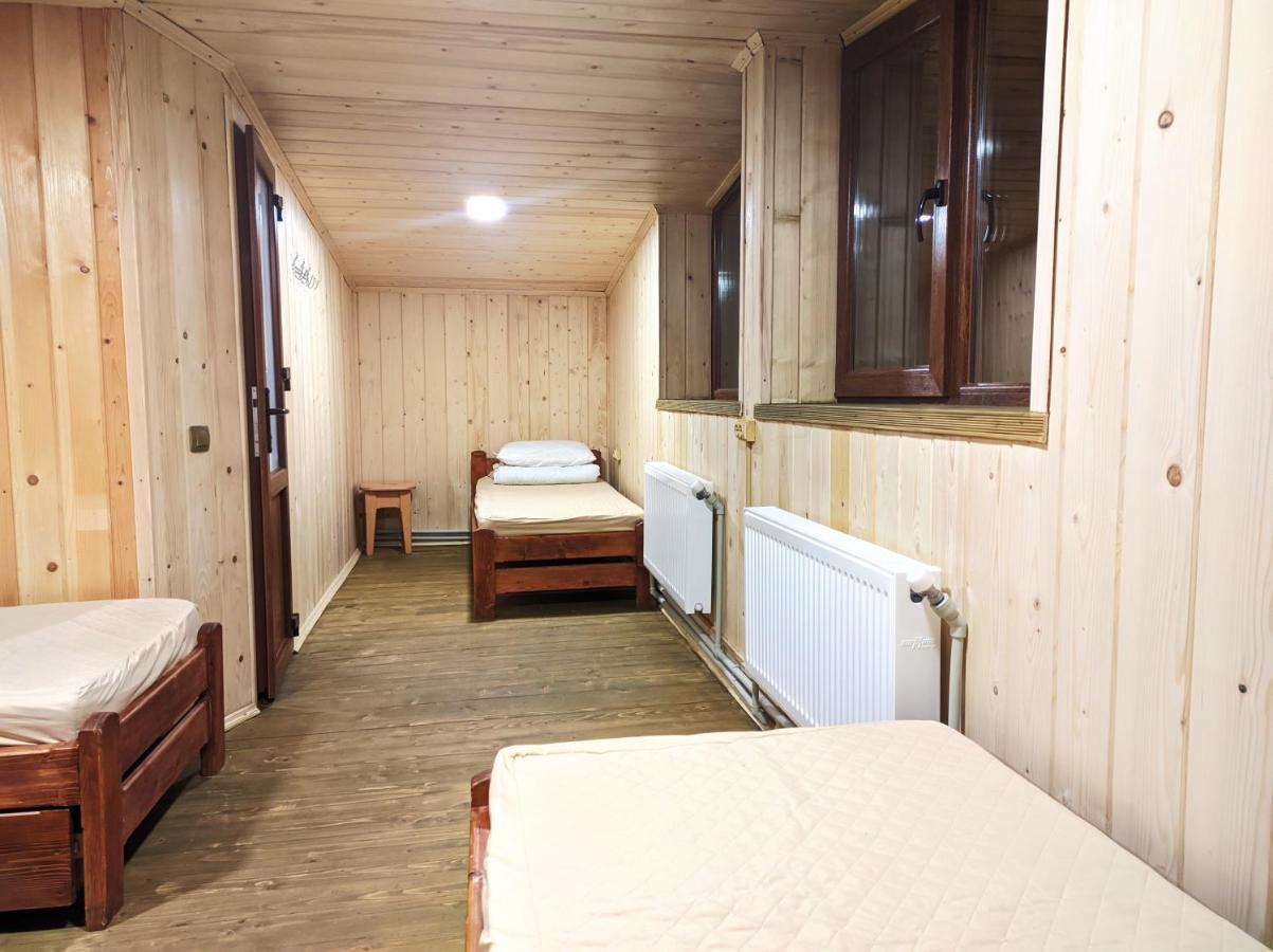 Camp Bilyi Slon Campingplatz Dsembronja